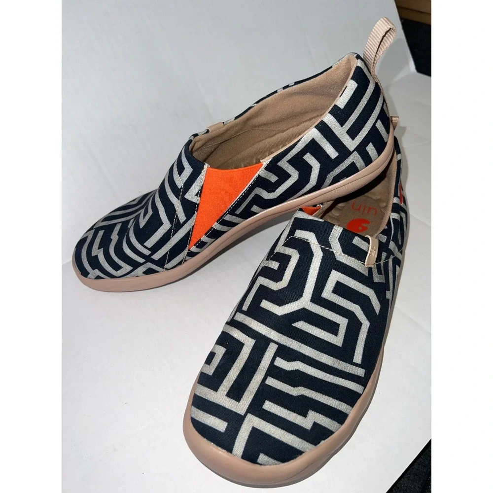 UIN Mens Maze Pattern Canvas Slip On Travel Shoes Black White M1109277 Size 9